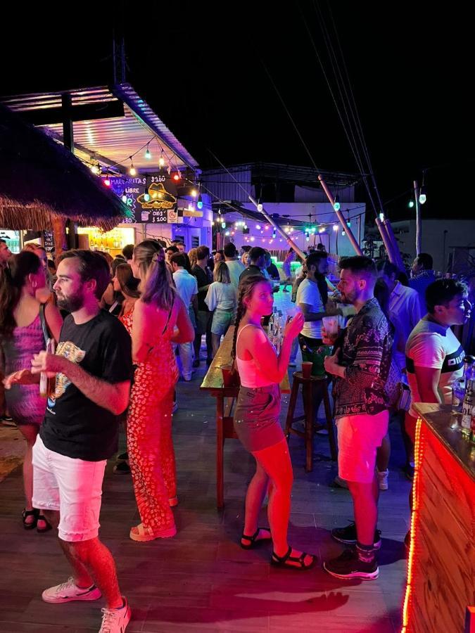 Straw Hat Hostel & Rooftop Bar Tulum Kültér fotó